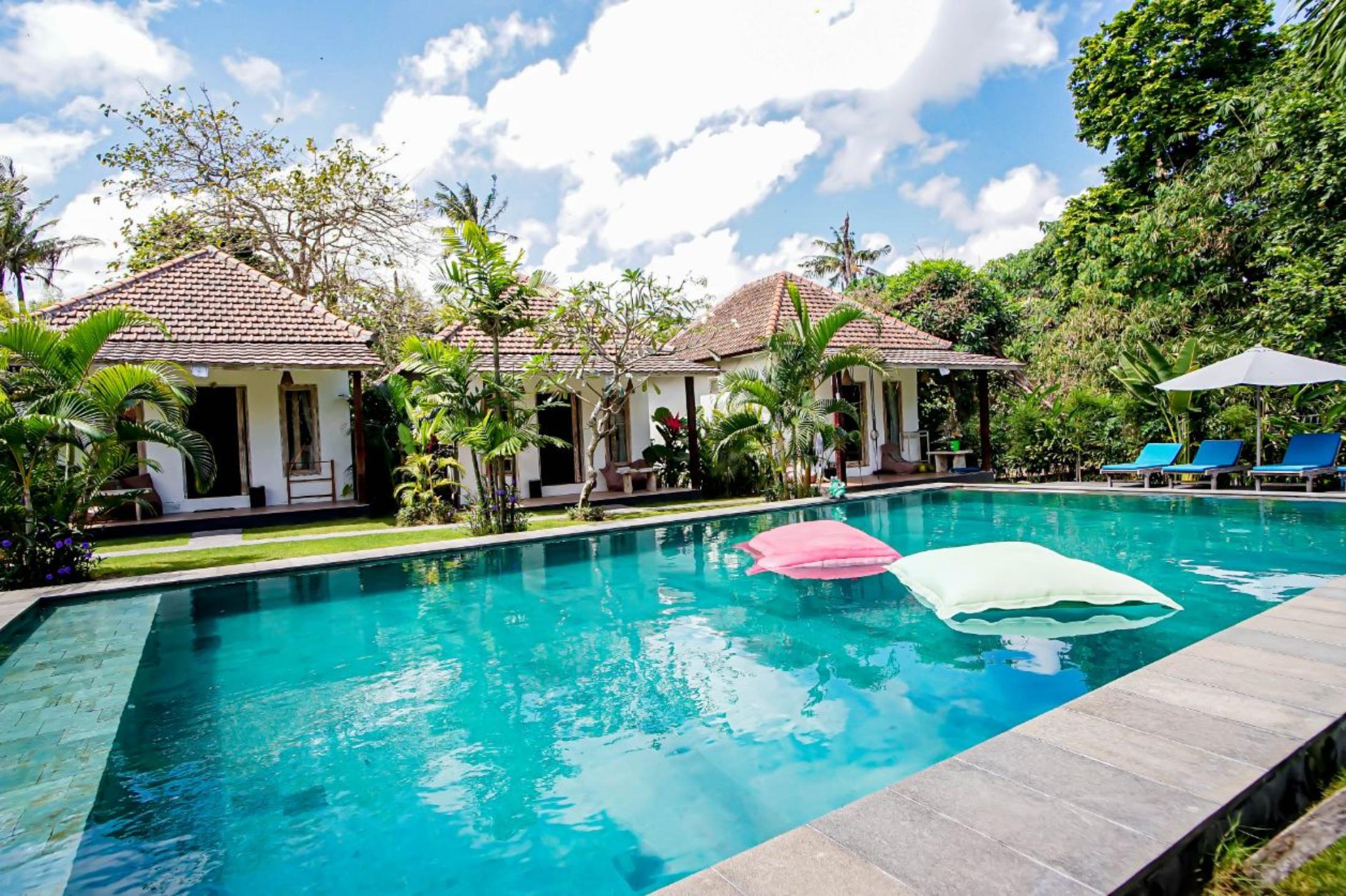 Agung Wiwin Homestay & Restaurant Mengwi エクステリア 写真