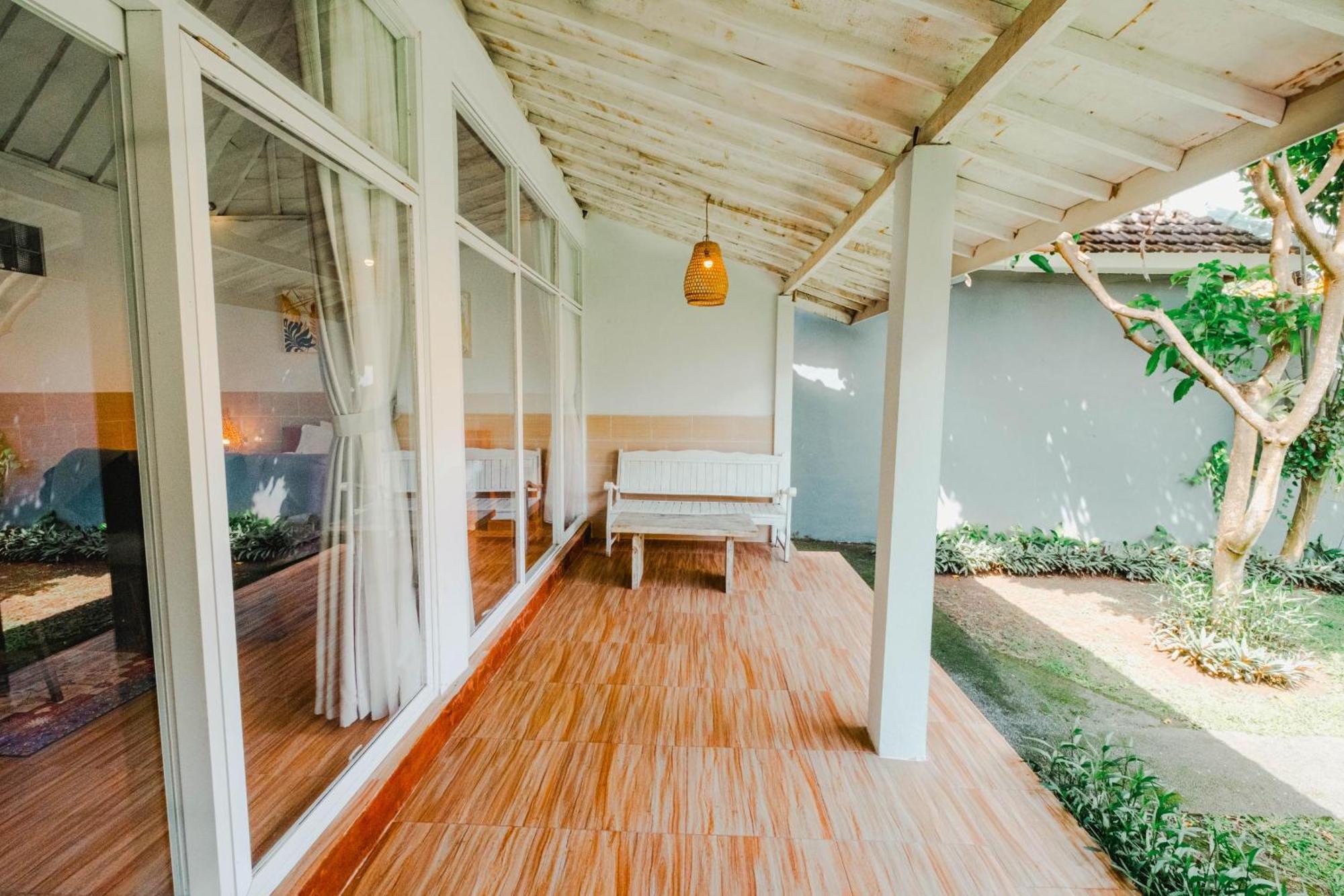 Agung Wiwin Homestay & Restaurant Mengwi エクステリア 写真
