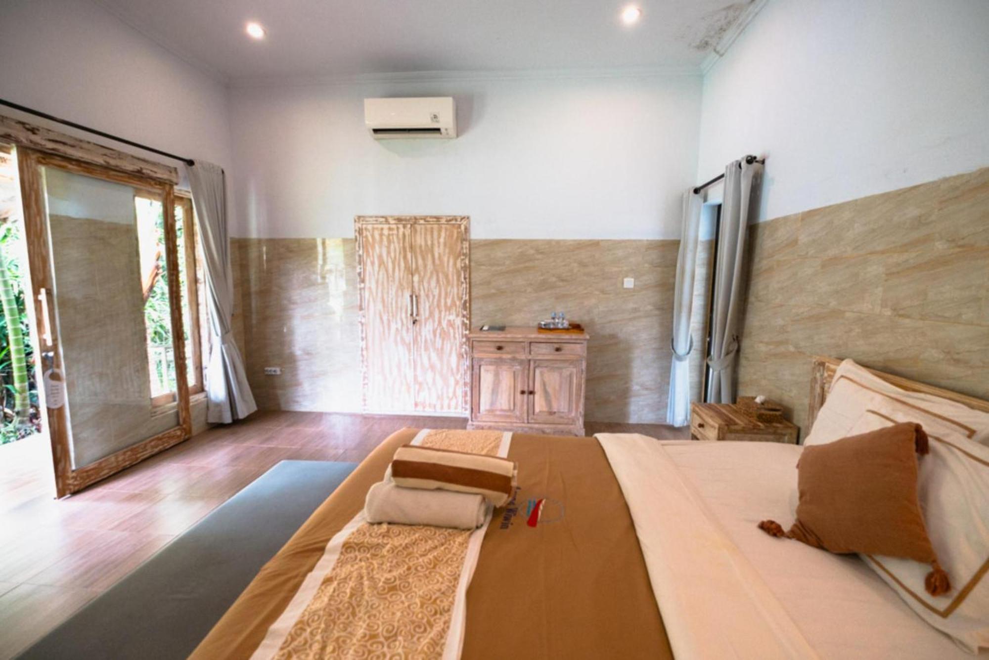 Agung Wiwin Homestay & Restaurant Mengwi エクステリア 写真
